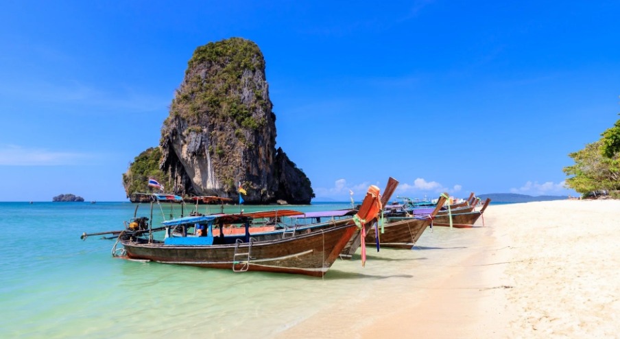 4 ISLANDS DAY TRIP BY LONG TAIL BOAT AND LUNCH SHARING PICK UP AND DROP KRABI HOTEL